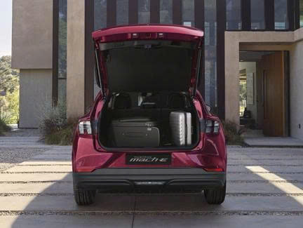 Cốp sau rộng rãi