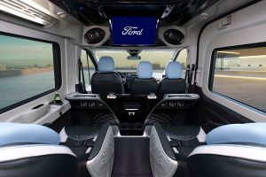 Ford Transit Limousine 10 Chỗ 2024